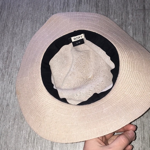 Roxy Beige Wide Brim Hat with Black Band - Picture 5 of 5